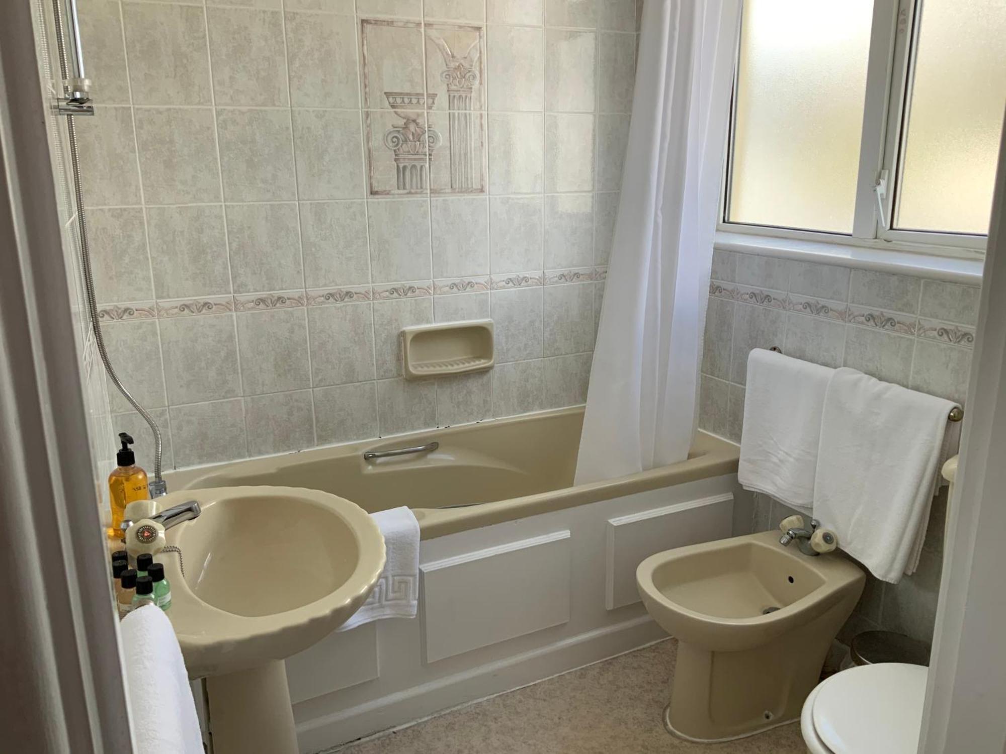 Marina Metro Hotel Saint Helier Jersey Δωμάτιο φωτογραφία